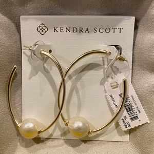 NWT Kendra Scott Regina Gold Pearl Hoop Earrings